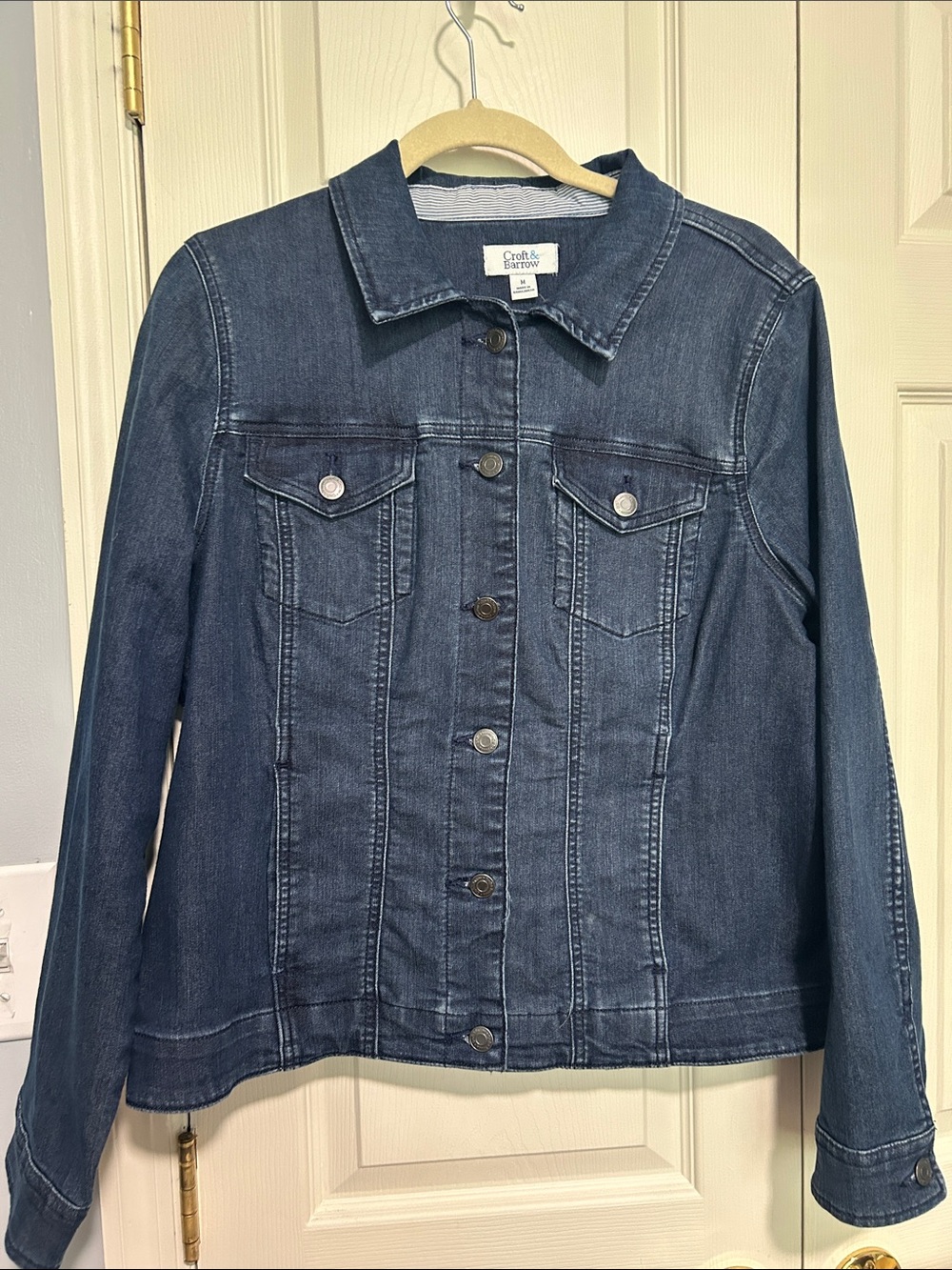 Womans’s size M Croft & barrow Dark Blue Denim Jean Jacket